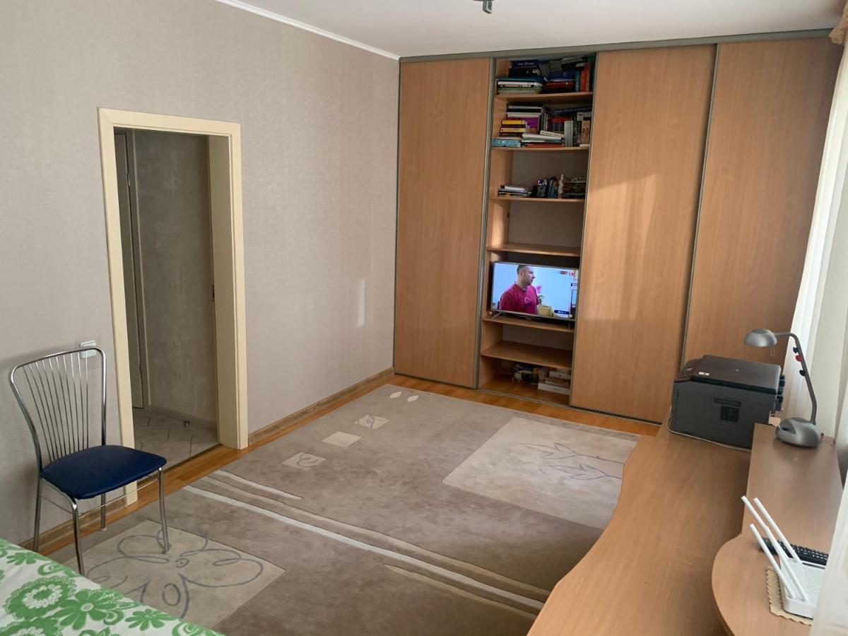 Bright Room Near International Exhibition Centre Kiew Exterior foto